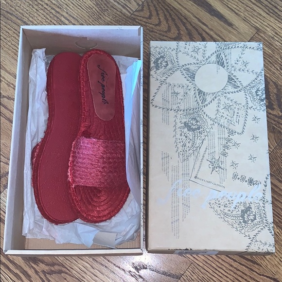 Free People Shoes - NWT Free People slide on sandals